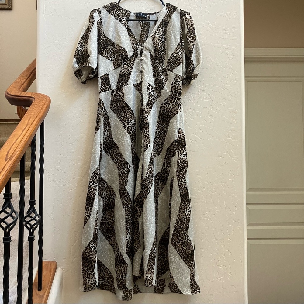 Milk & Honey Women’s Leopard Print Dress Sz L